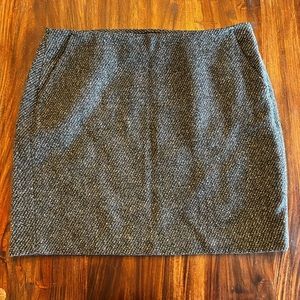 SOLD Like new, Banana Republic, wool skirt, size 10